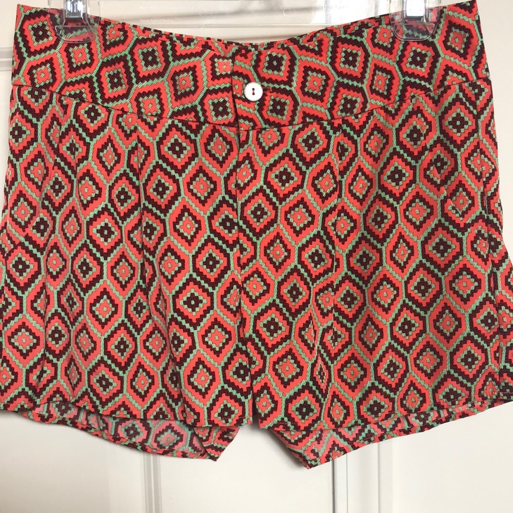Patterned dress shorts